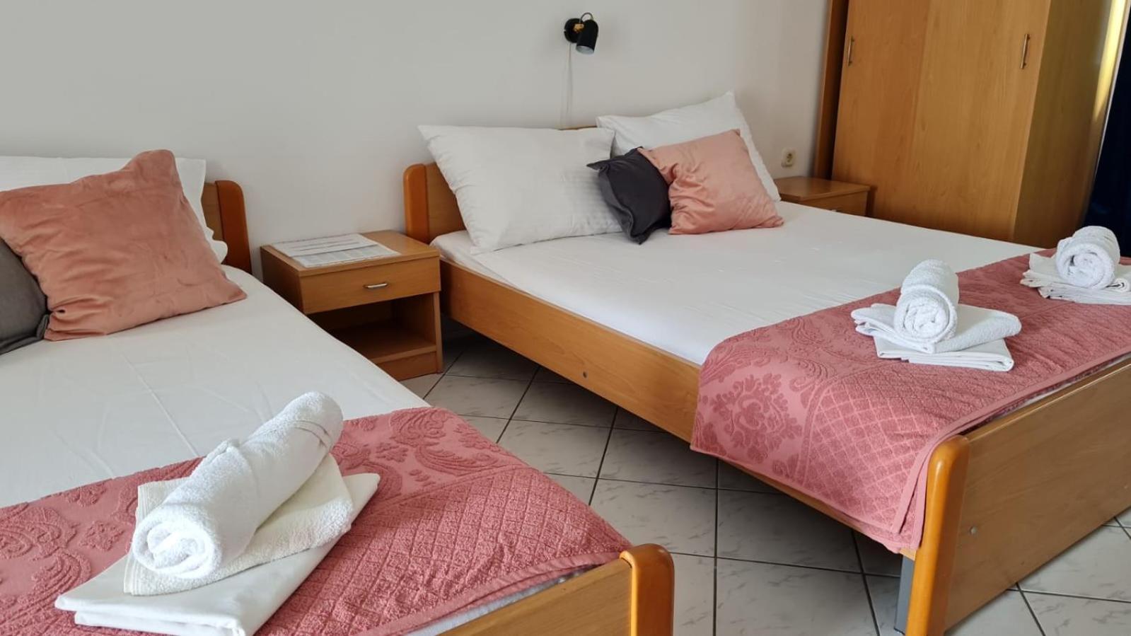 Iva Apartments Подаца Екстер'єр фото