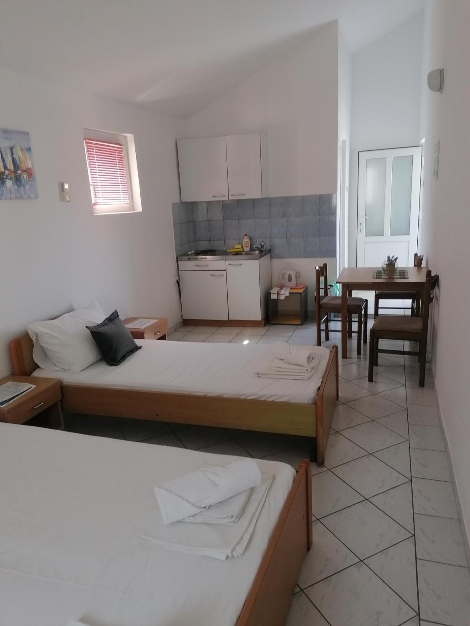 Iva Apartments Подаца Екстер'єр фото